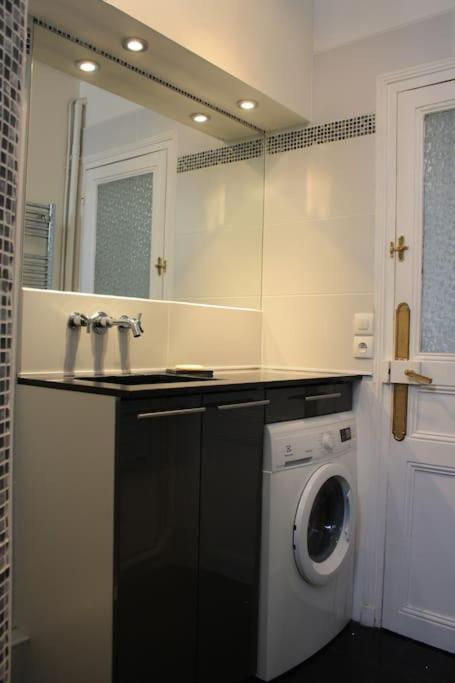 Eiffel Tower View - Republique 4 People 2 Bedrooms Appartamento *